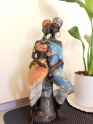 Decoração casal africano em resina