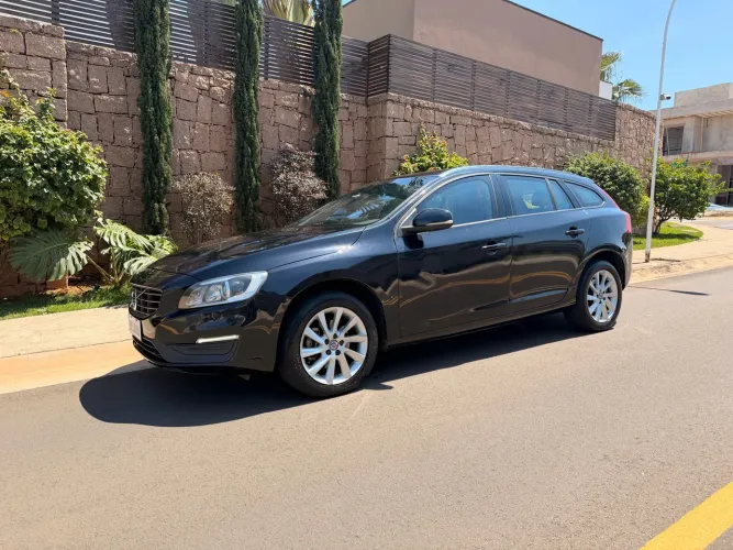 Volvo V60 T-5 Kinetic 2.0 245cv 5P 2015
