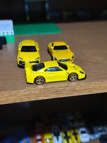 Lote Hotwheels amarelo