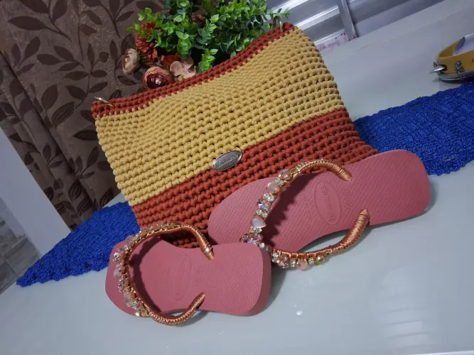 Kit bolsa e chinelo novos