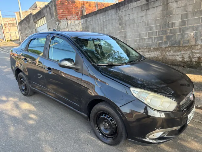 Fiat Grand Siena Attrac. 1.4 EVO F.flex 8V 2014
