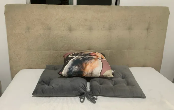 Cabeceira de cama semi nova. Valor R$:180 