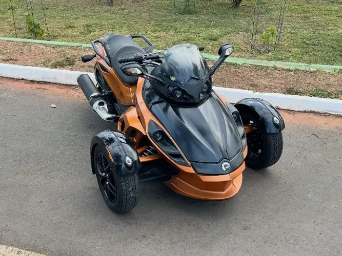 BRP CAN-AM SPYDER RS