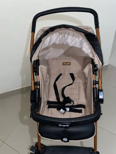 Carrinho de bebê + bebê conforto