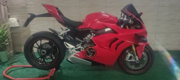 Ducati panigale v4 