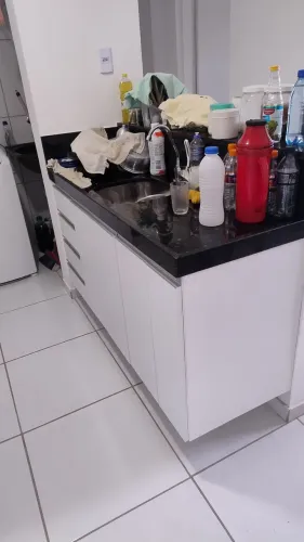 Cozinha projetada toda branca