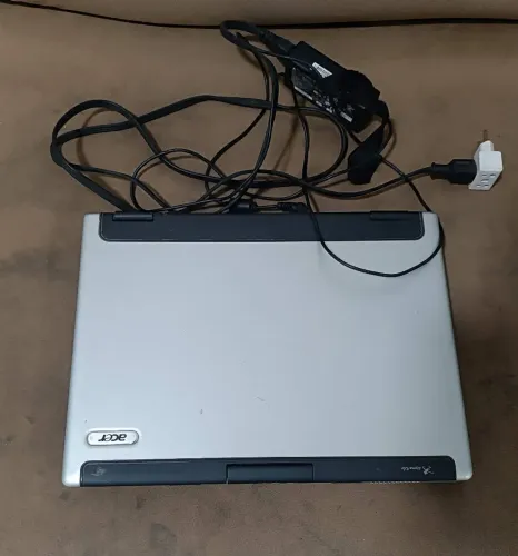 Vendo notebook com defeito