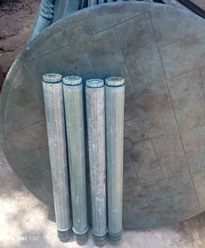 Vende-se duas mesas por  200$