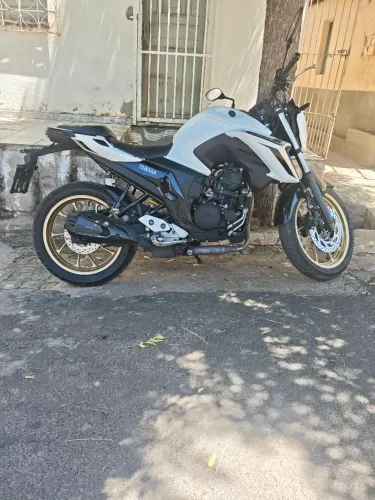 FZ25 Connected - 2025