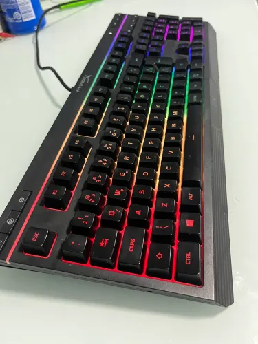 Teclado Gamer HyperX Alloy Core RGB