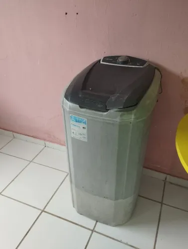 Tanquinho de lavar roupa