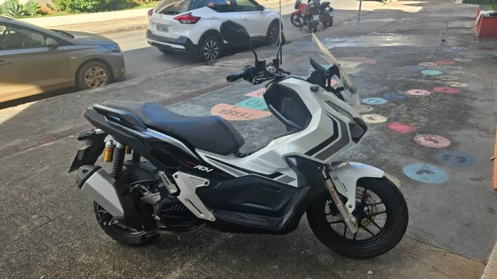 Honda ADV 150 ABS 2022 - Excelente Estado de Conservação