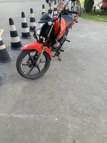 Vendo moto fan 150 ano 2013