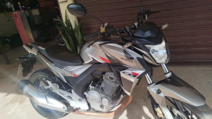 Vendo ou troco por carro