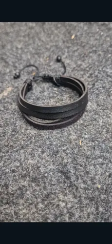Relógio unissex preto e dourado+ pulseiras
