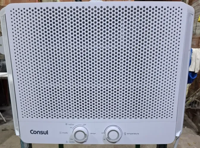 Ar Consul 10.000 BTUs 127 volts gelando muito aceito cartão