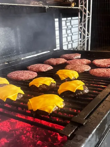 Hambúrguer artesanal para eventos - Burgers na Brasa