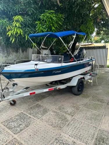 Barco em bom estado