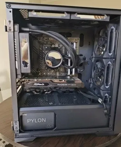 PC GAMER - RYZEN 5 3600 + RX 6600 Asrock 8gb + 16 RAM