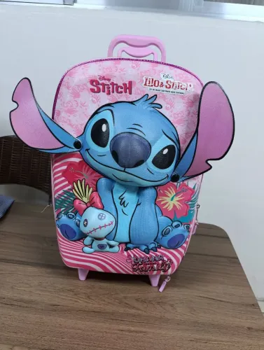 Vendo mochila em ótimo estado 