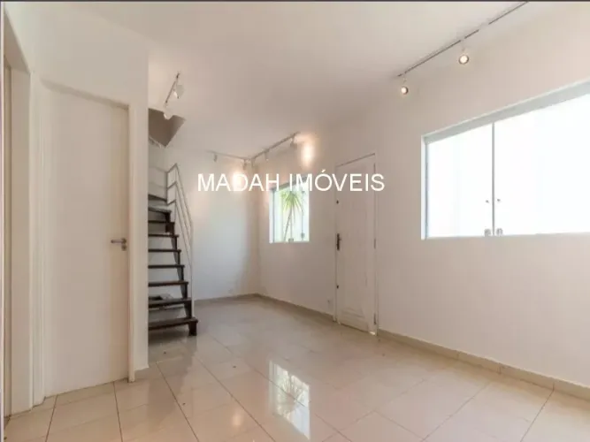 Casa em Condomínio à venda na Vila Beatriz, 3 quartos, 1 suíte, 2 vagas - São Paulo-SP!