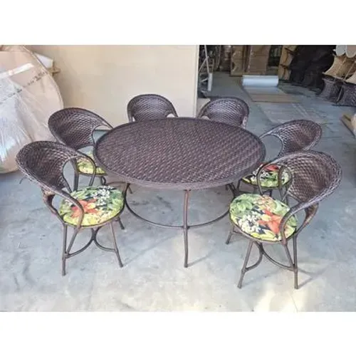 Jogo de mesa com 6 cadeiras 