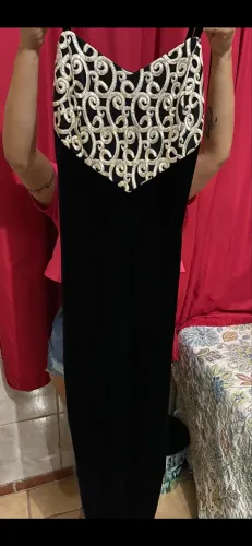Vestido de festa preto com dourado