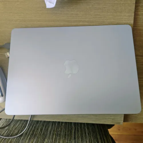 MacBook M4 256GB 16GB RAM