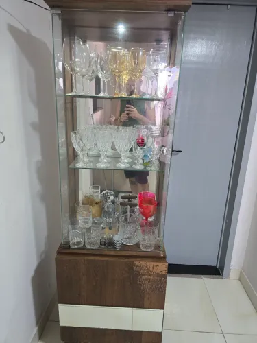 Cristaleira linda p vender hoje