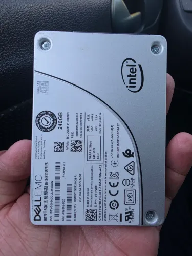 SSD Intel Enterprise D3-S4610 240GB + Case USB 3.0