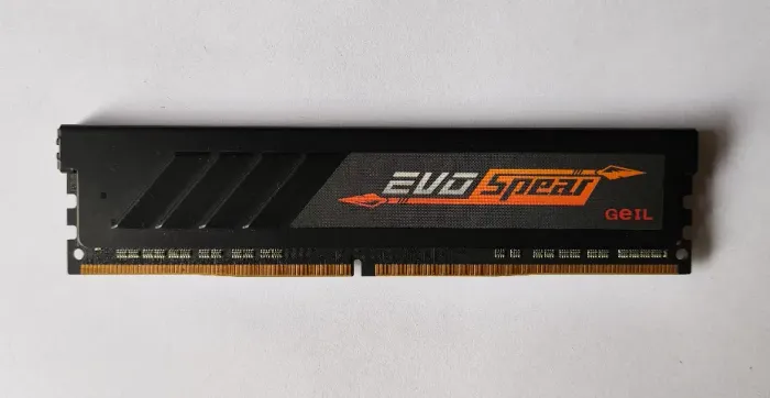 Memória RAM GeIL EVO Spear 16GB DDR4 2400MHz CL16