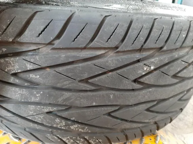 Pneu 225 35 20 Ling Long Meia vida Perfil Baixo