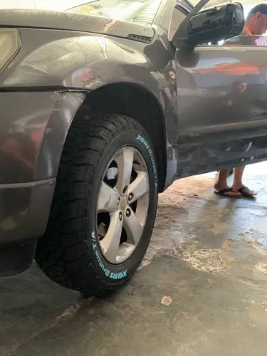 Pneus novos e original