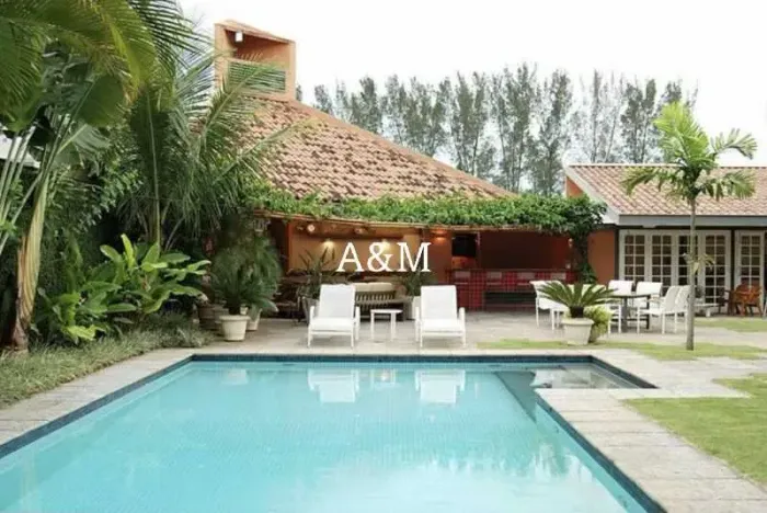 Casa no Condomínio Malibu - / Residencial / Barra da Tijuca