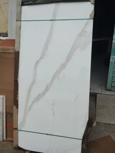 Porcelanato polido calacata altíssimo lux 180x90 Biancogres 