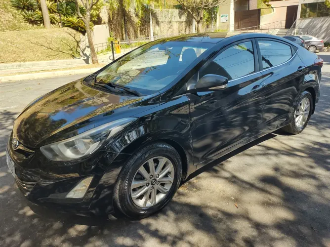 Hyundai Elantra GLS 2.0 16V Flex Aut. 2015