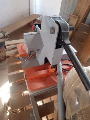 Vendo máquina de fazer chinelos seminova com estampadeira facas de corte do 23/24 a 43/44