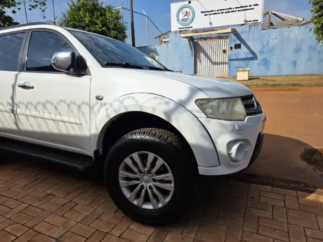 Mitsubishi Pajero Dakar HPE 3.2 4X4 T.I Dies 5P AUT 2015