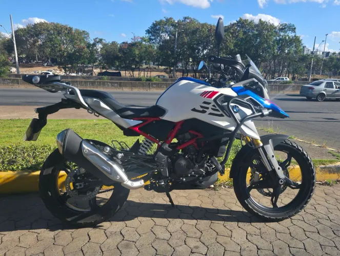 BMW G 310 GS - 2024/2024 Único dono | 9.500 km | Moto impecável | IPVA 2025 pago