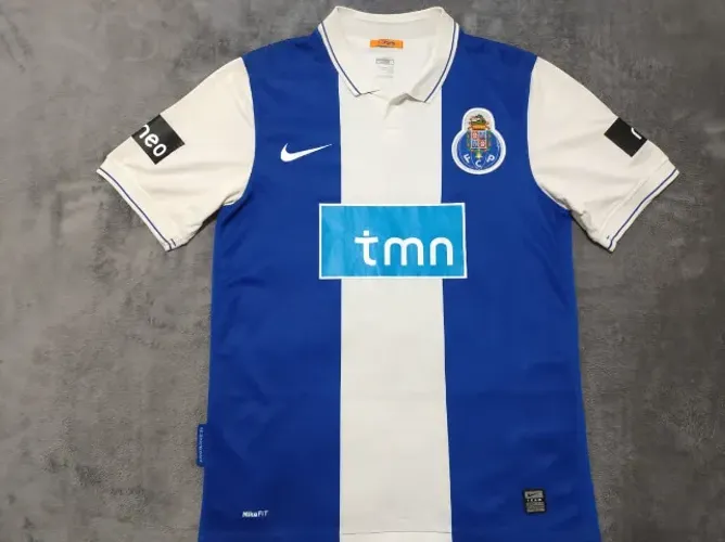 Camisa Oficial Porto (Portugal) Nike 2008-2009 tamanho P (49x72cm). Praticamente impecável