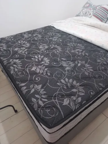 Cama Box Colchão Casal Floral Confortável Seminova.
