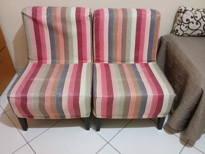 Vendo duas poltronas individuais 