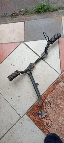 Piscas e estribo de moto 150