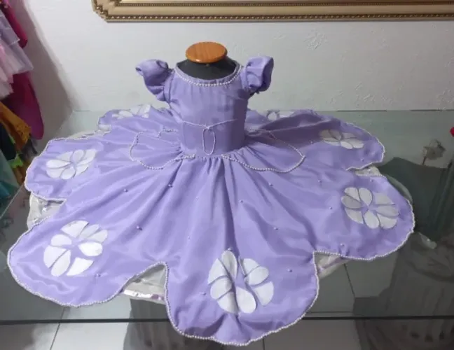 FANTASIA INFANTIL PRINCESA SOFIA, VESTIDO FEITO EM CREPE E DECORADO C/ PEROLAS. TAM(6 ANOS