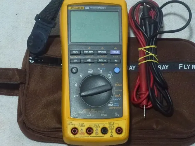 FLUKE 789
