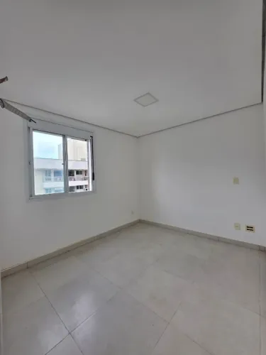 Ap de 135m² com 04 quartos á VENDA
