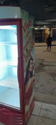 Freezer e esposito da coca cola