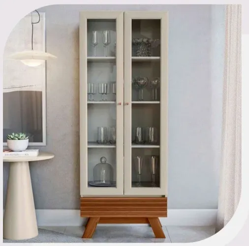 Cristaleira Elegante com Design Clássico