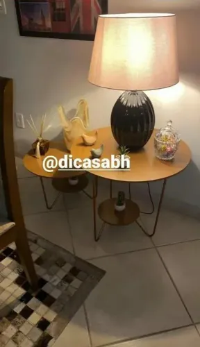 Mesa de Centro em Madeira com Design Moderno