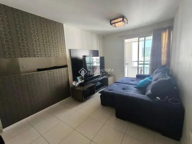 Apartamento totalmente mobiliado - 4 Dormitórios, 1 Suíte e Sacada com Churrasqueira - Kob